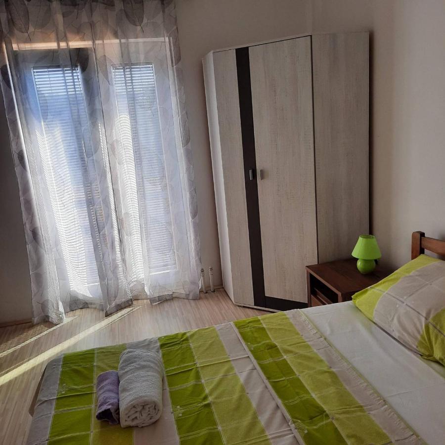 Apartmani Loli อูกล์ยัน ภายนอก รูปภาพ