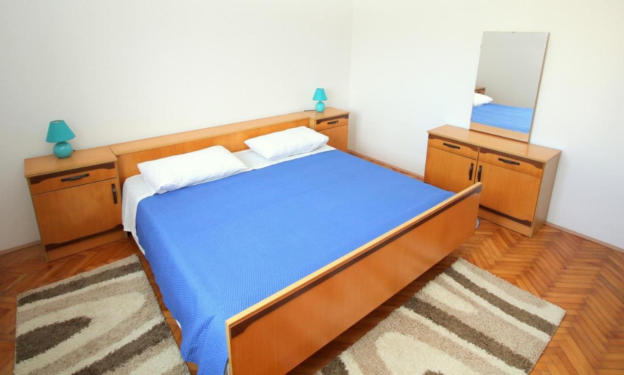 Apartmani Loli อูกล์ยัน ภายนอก รูปภาพ