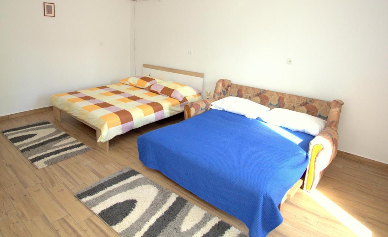 Apartmani Loli อูกล์ยัน ภายนอก รูปภาพ