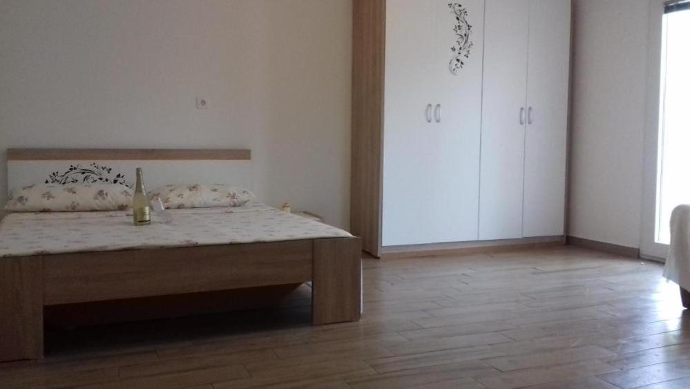 Apartmani Loli อูกล์ยัน ภายนอก รูปภาพ