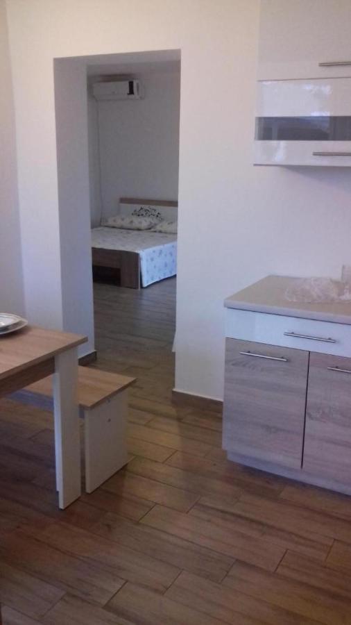 Apartmani Loli อูกล์ยัน ภายนอก รูปภาพ